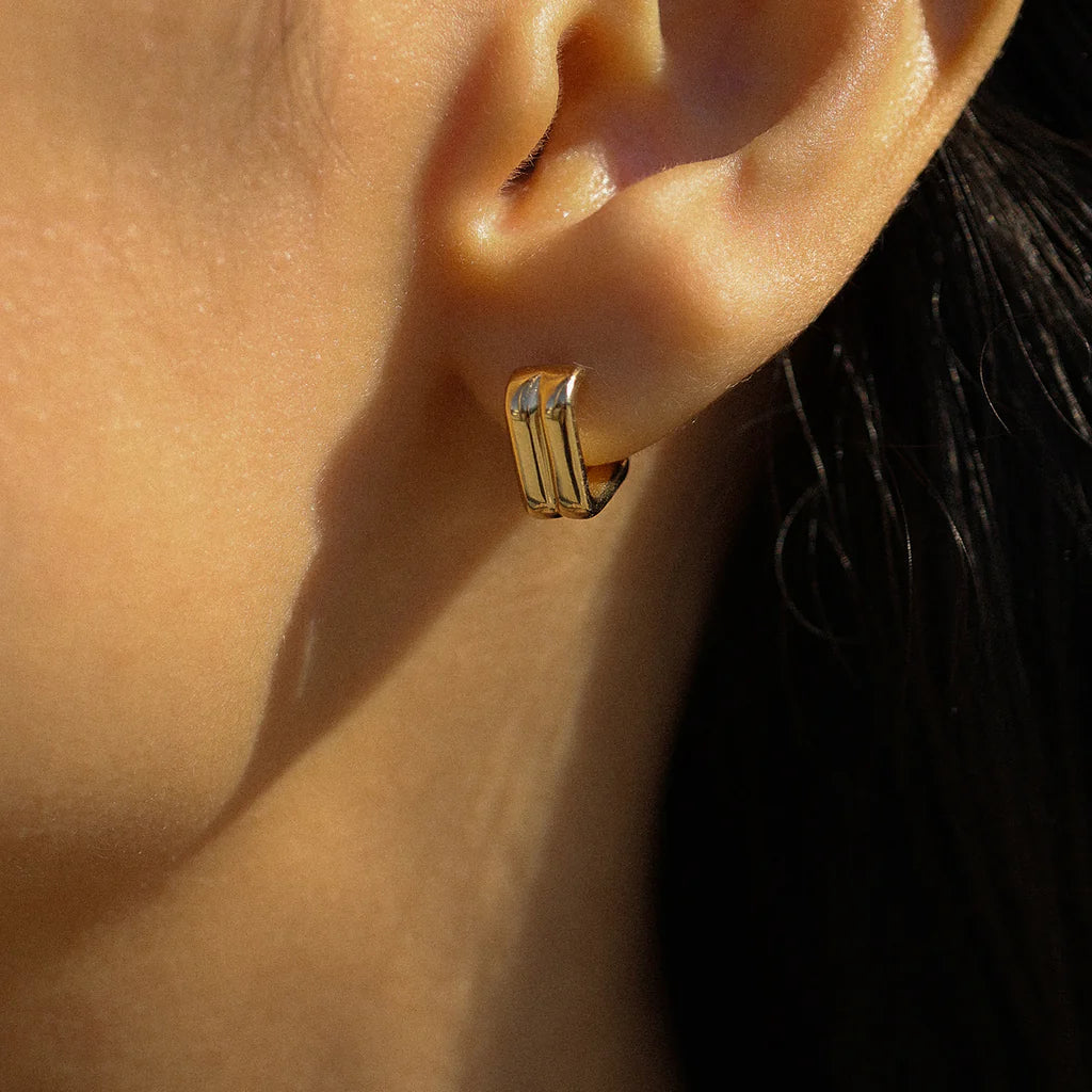 Leah Alexandra Ribbed Hoops | Gold Plated