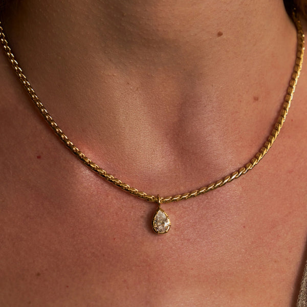 Lili Claspe Bruna Pear Necklace | Gold Plated