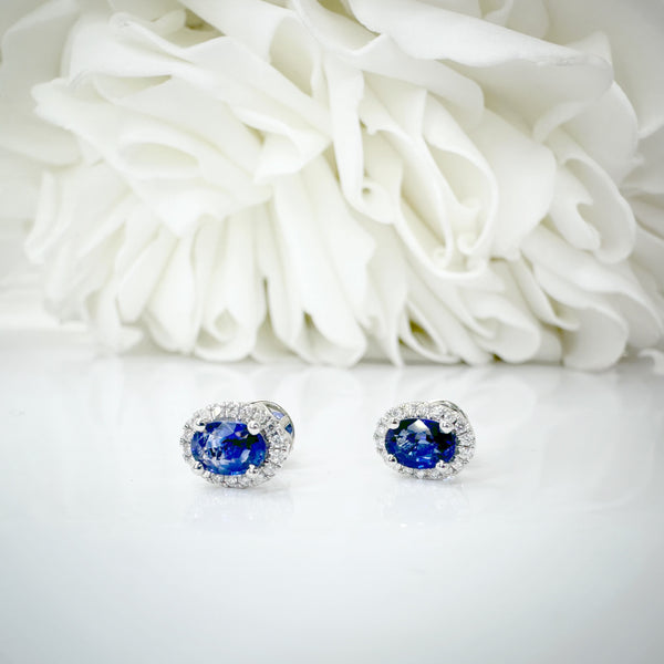 Natural Sapphire earrings in white gold 