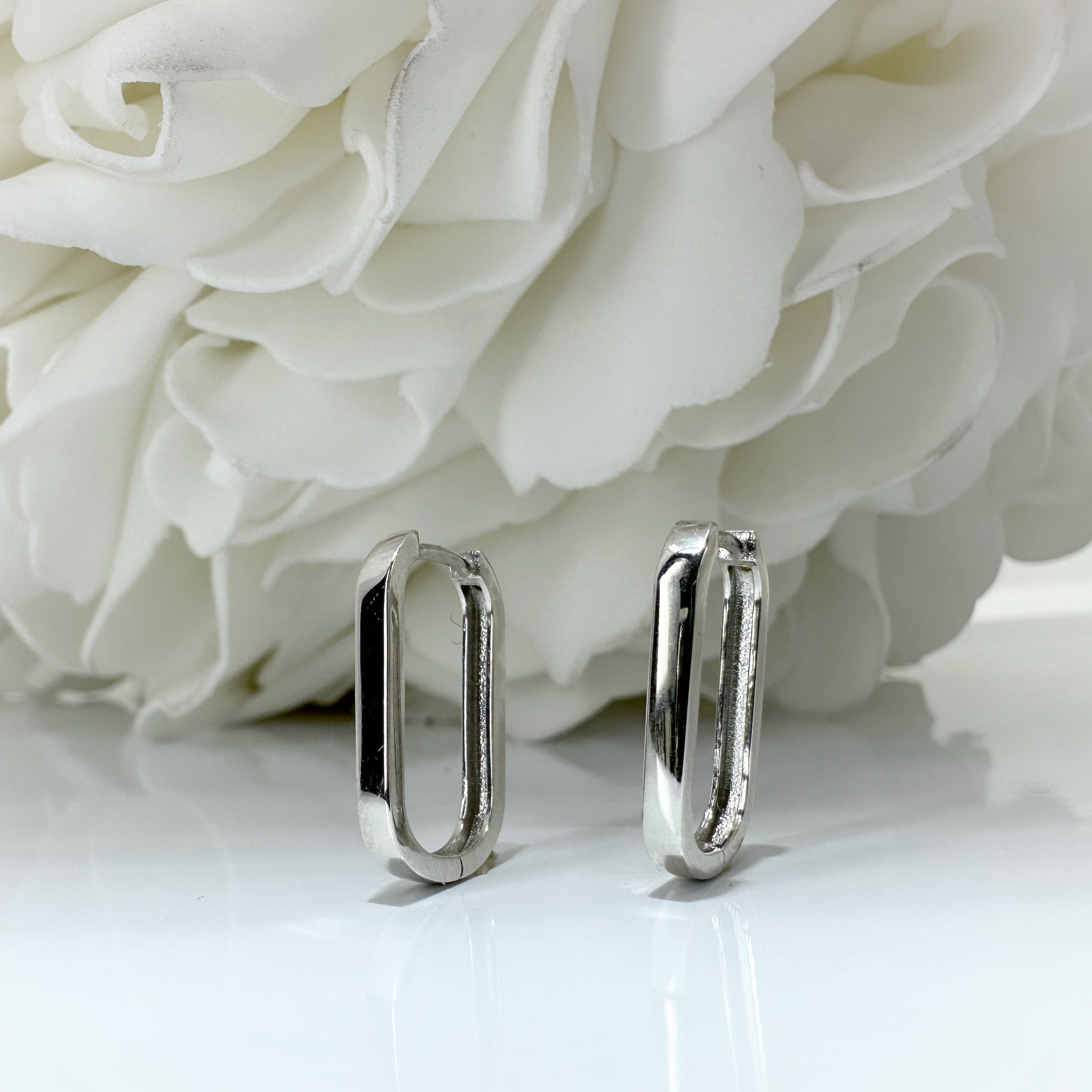 Medium Rectangular Huggie Hoop Earrings | 10k White Gold