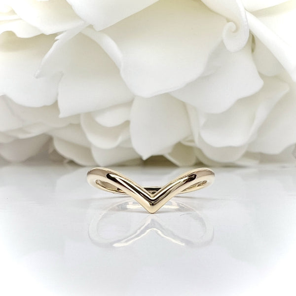'V' Shaped Anniversary Band | 14K Yellow Gold