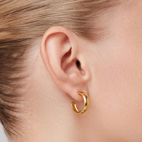 Jenny Bird Staple Hoop Earrings in Small | Gold Plated