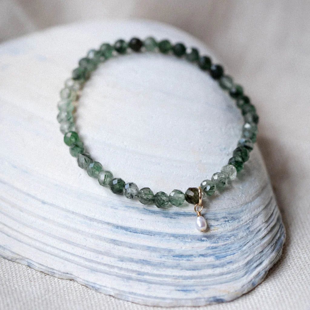 Leah Alexandra- Socialmini | green apatite