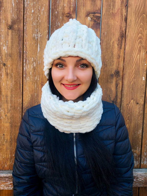 Puffy Creme Toque & Neck Warmer by MadAnna